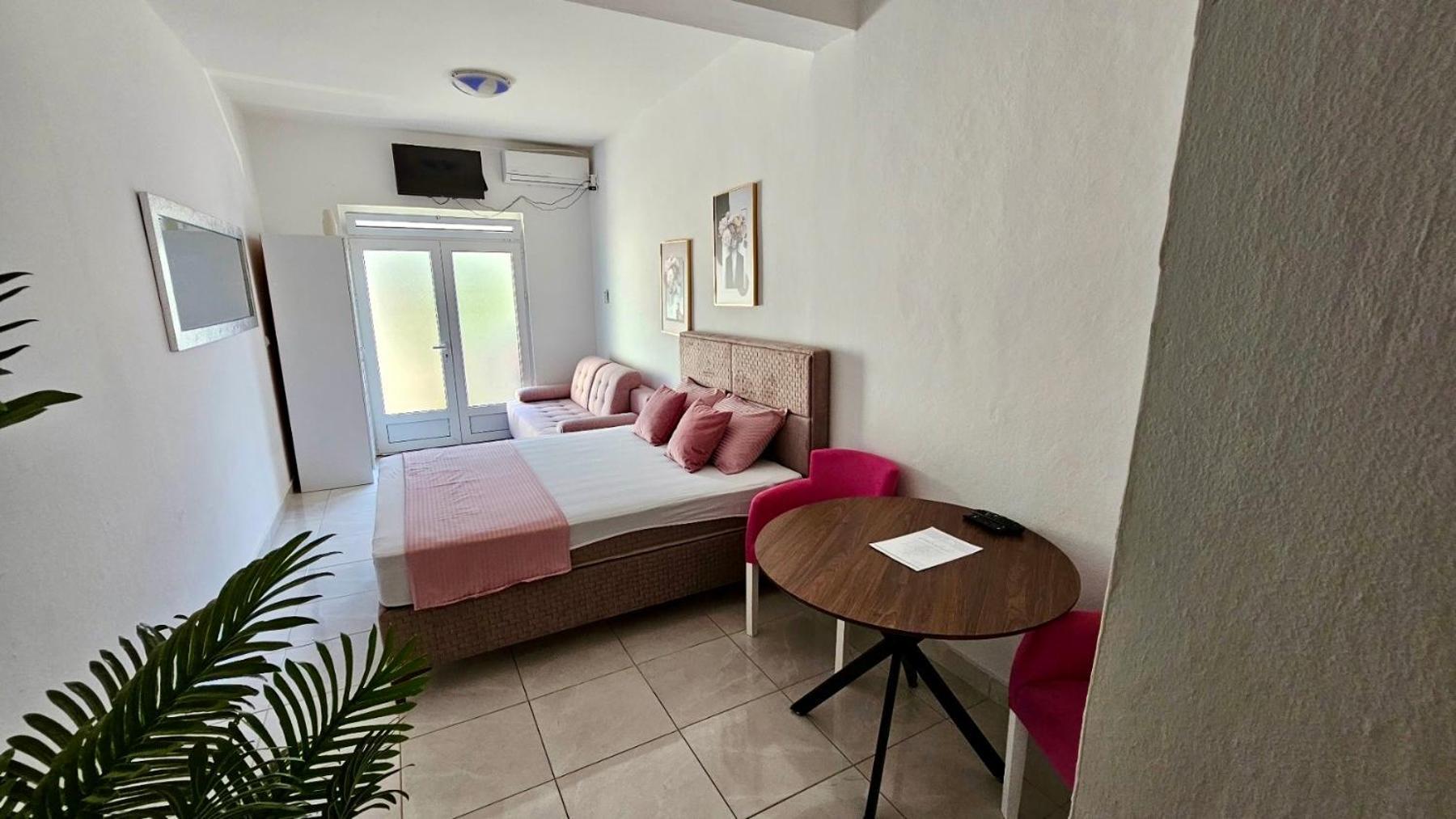 Banicevic Apartmani Ðenovići Exterior foto